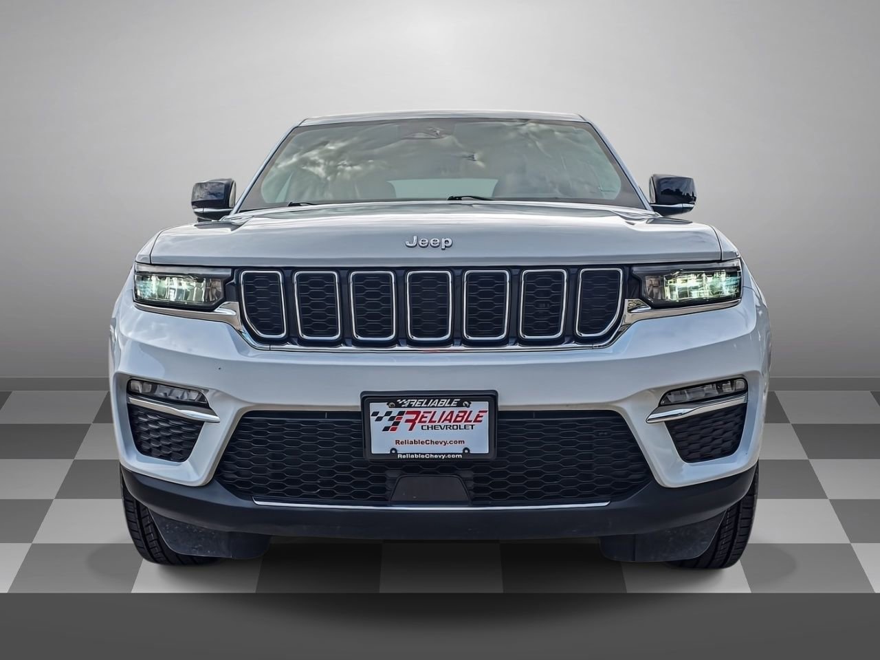 Used 2023 Jeep Grand Cherokee Limited w/ MOPAR Finishing Package AWD/4WD image 2