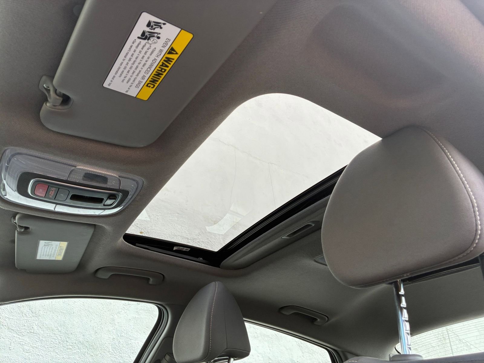 Used 2025 Hyundai Elantra SEL image 29