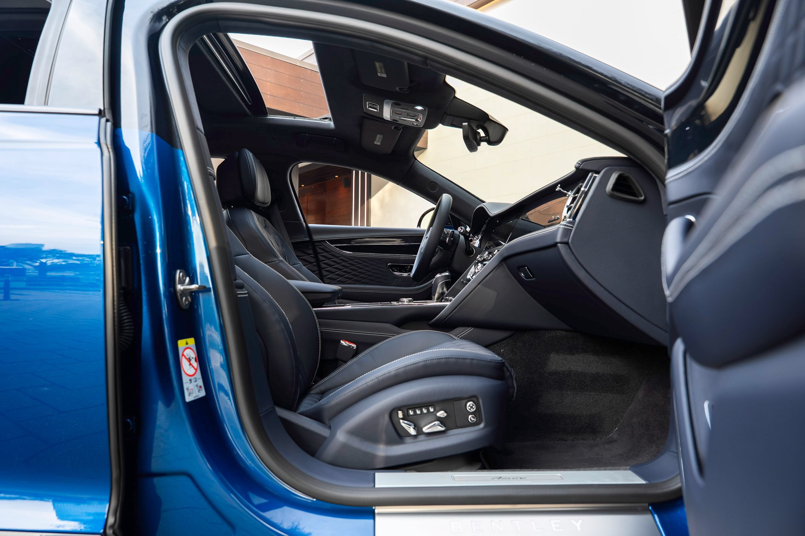 Certified 2026 Bentley Flying Spur Plug-In Hybrid AWD/4WD image 59
