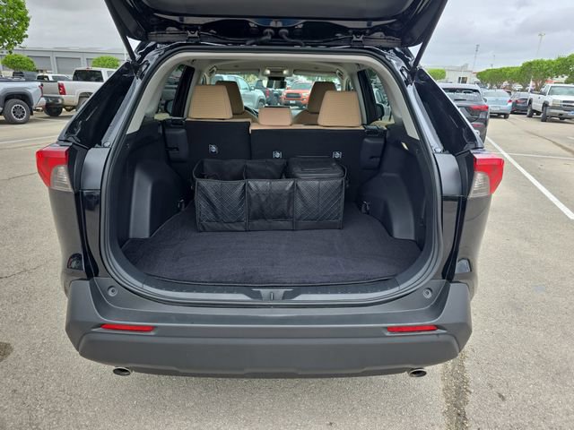 Used 2025 Toyota RAV4 LE image 12