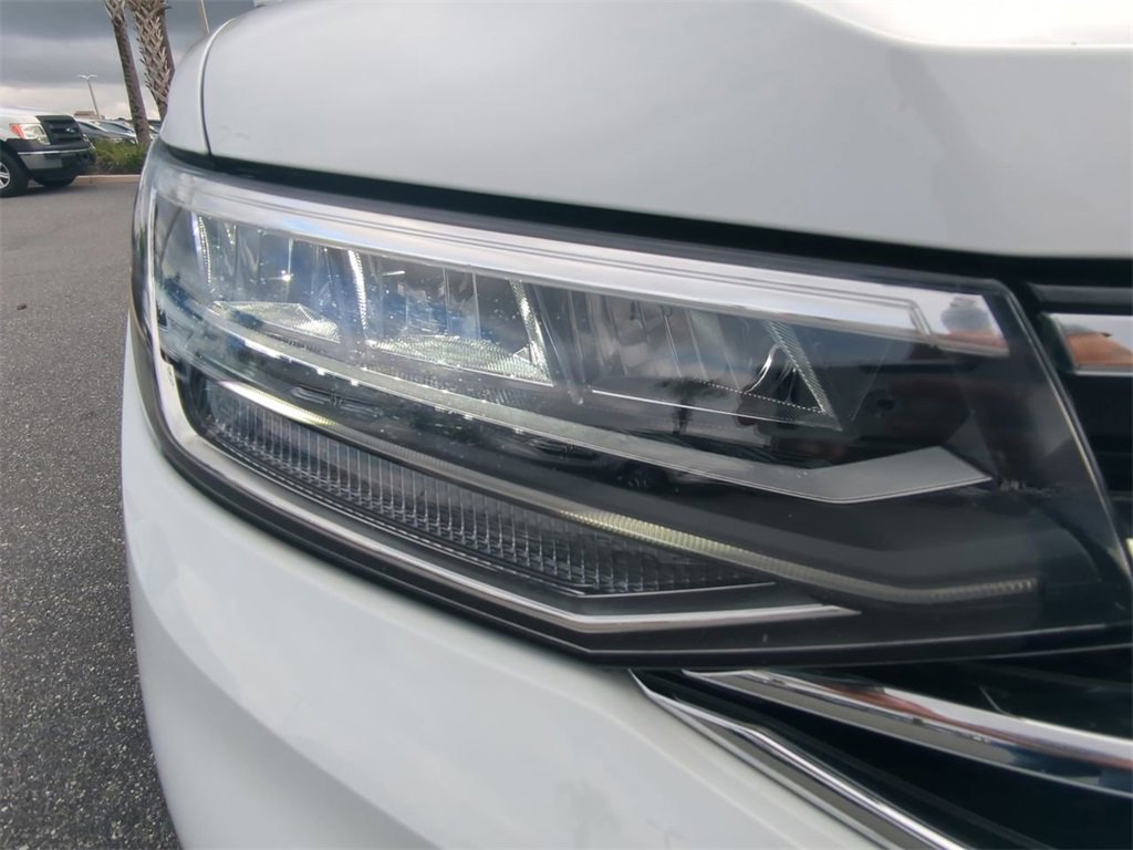 Used 2024 Volkswagen Tiguan SE image 9