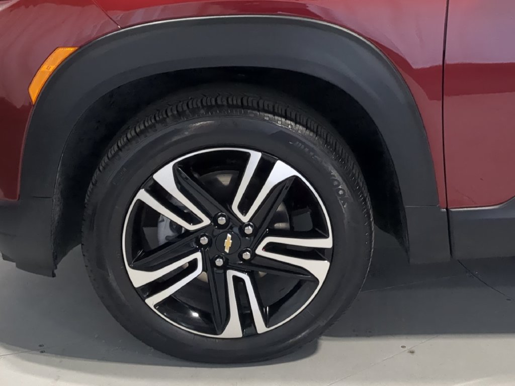 Used 2025 Chevrolet TrailBlazer LT w/ Convenience Package AWD/4WD image 14
