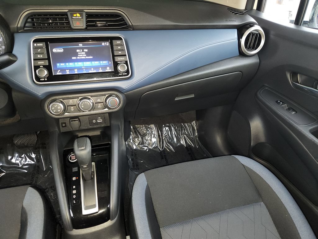 Used 2025 Nissan Versa SV FWD image 17
