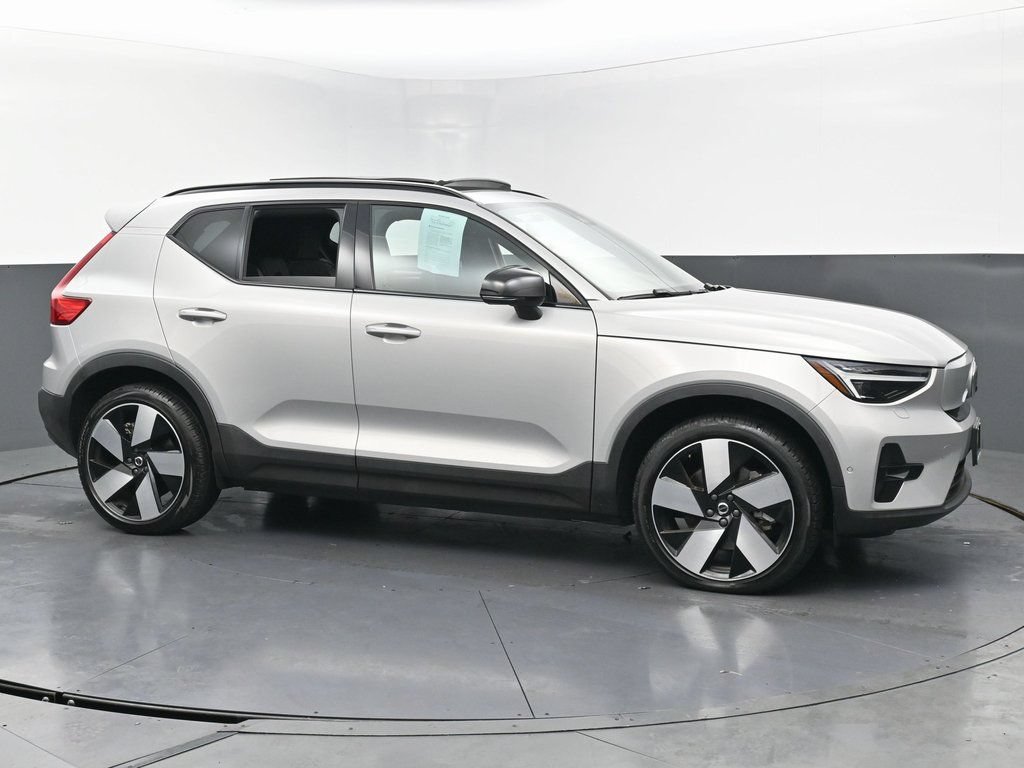 Used 2023 Volvo XC40 Recharge Ultimate w/ Protection Package Premier AWD/4WD image 13