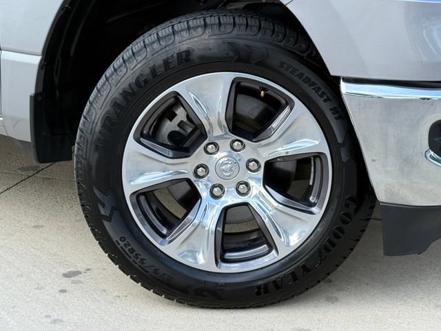 Used 2024 RAM 1500 Laramie AWD/4WD image 2