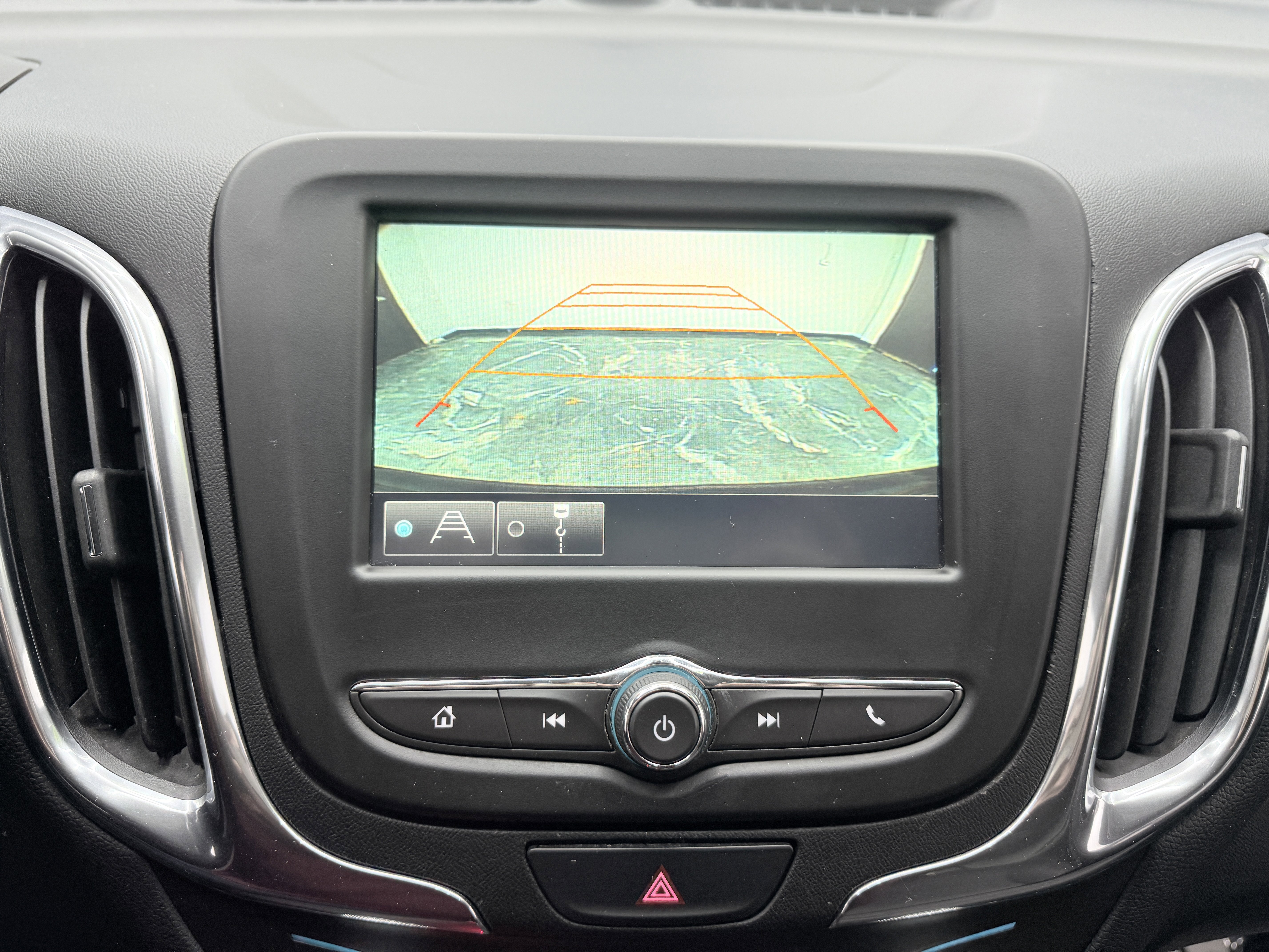 Used 2018 Chevrolet Equinox LT image 20