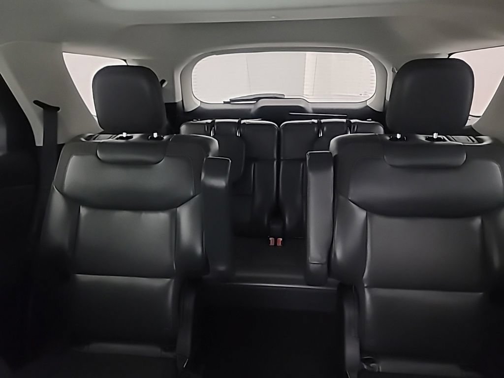 Used 2025 Ford Explorer Active w/ Active Comfort Package AWD/4WD image 29