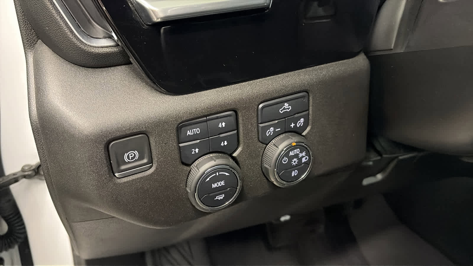 Certified 2022 Chevrolet Silverado 1500 RST image 9