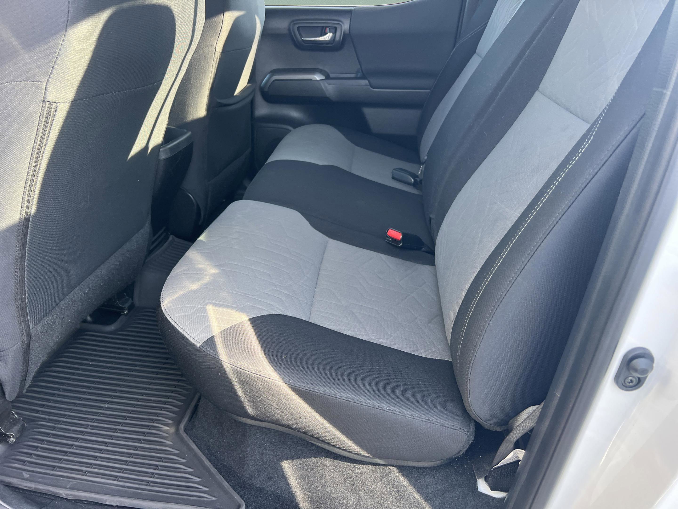 Used 2022 Toyota Tacoma SR image 21