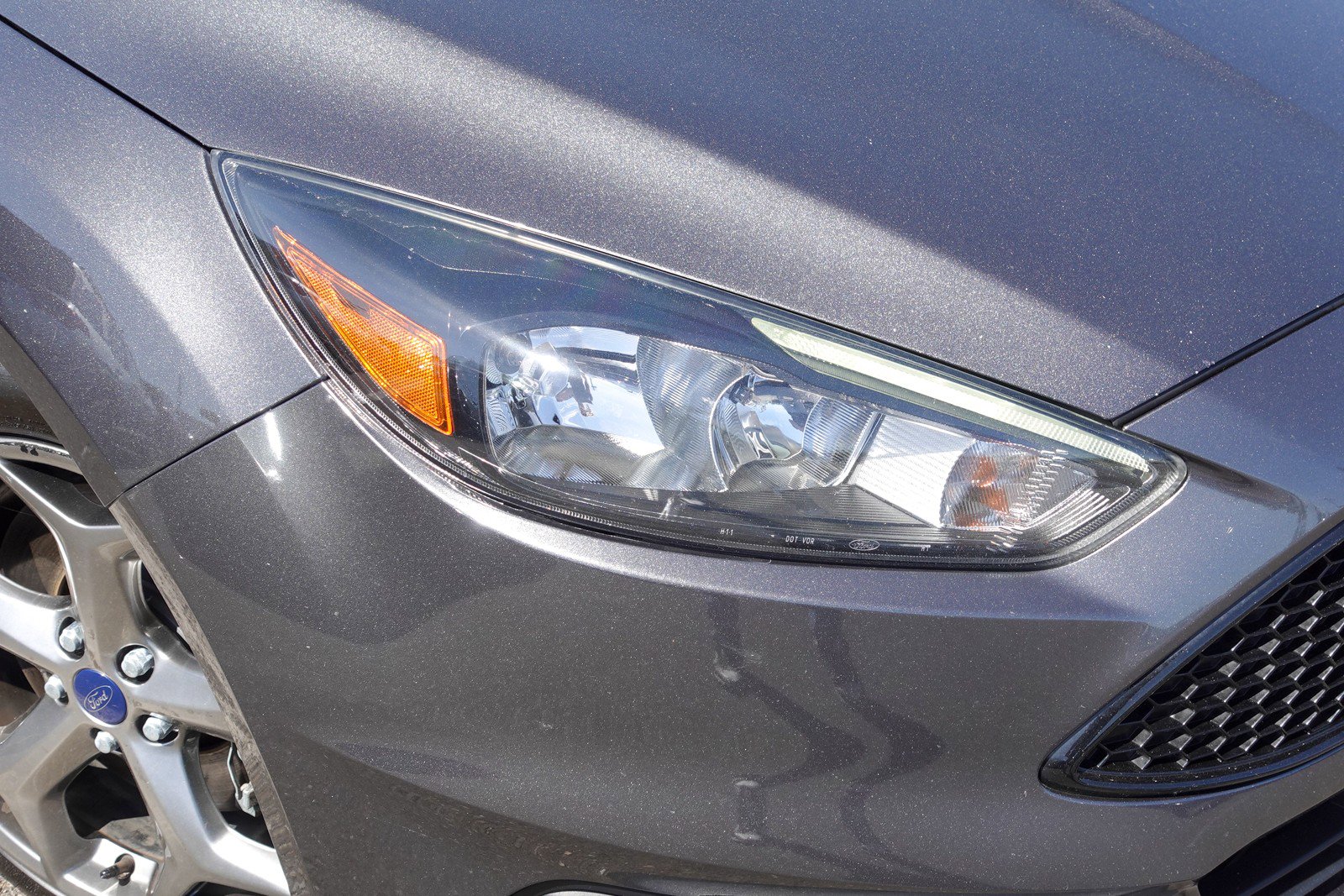 Used 2017 Ford Focus ST image 2