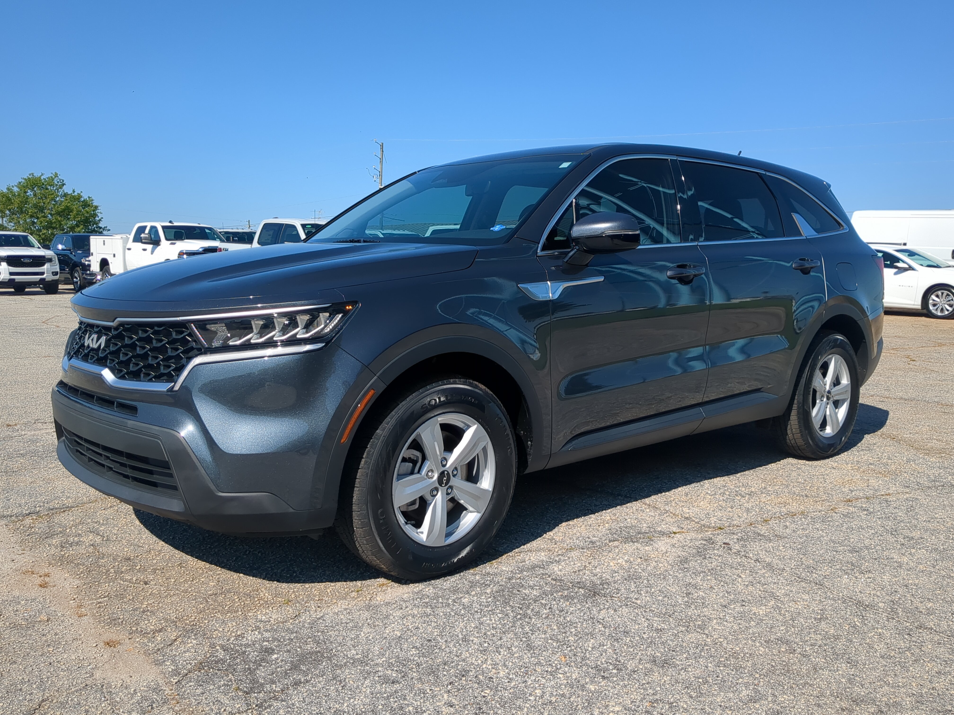 Used 2023 Kia Sorento LX FWD image 6