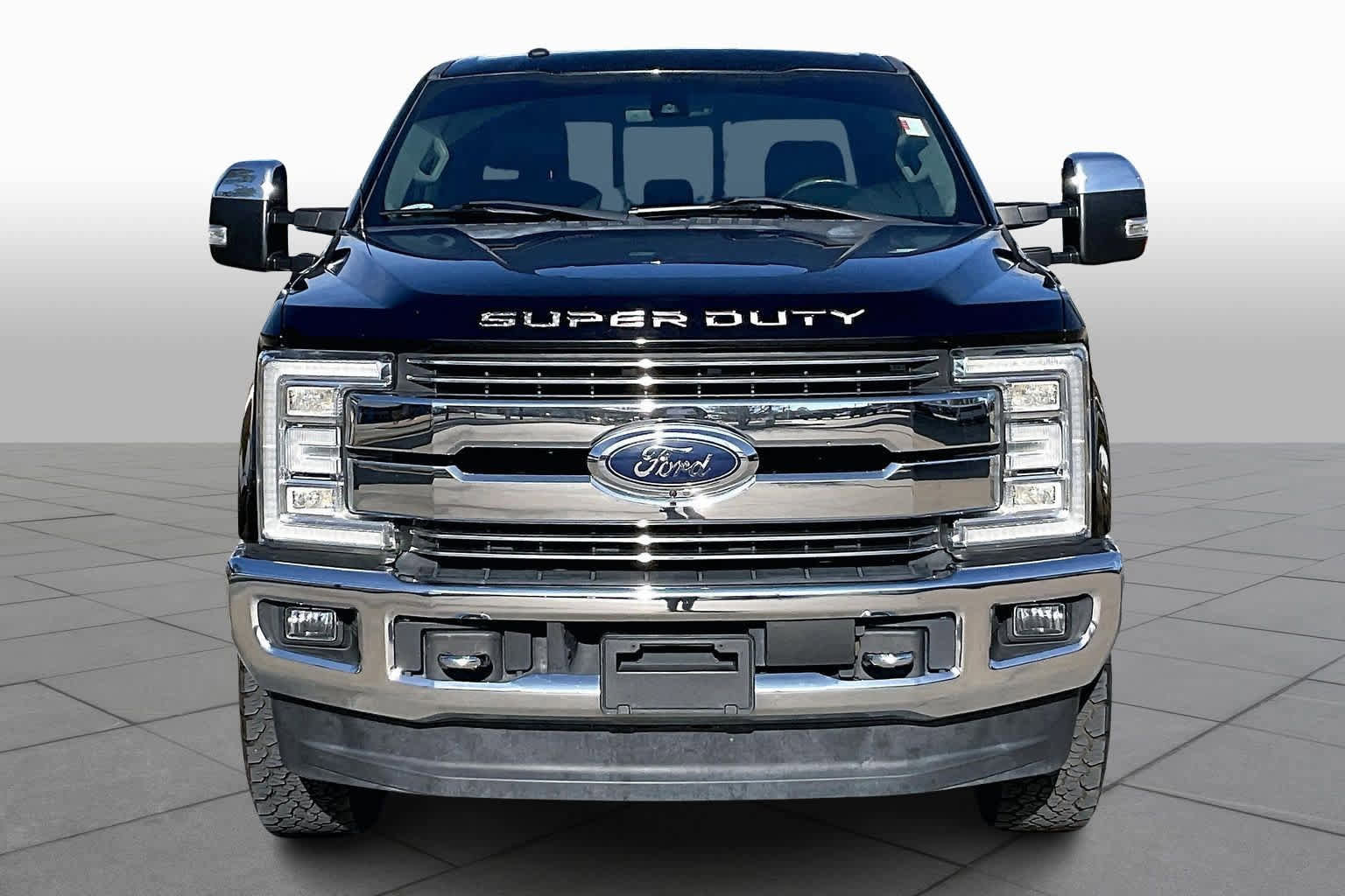 Used 2018 Ford F250 Lariat w/ Lariat Ultimate Package image 3