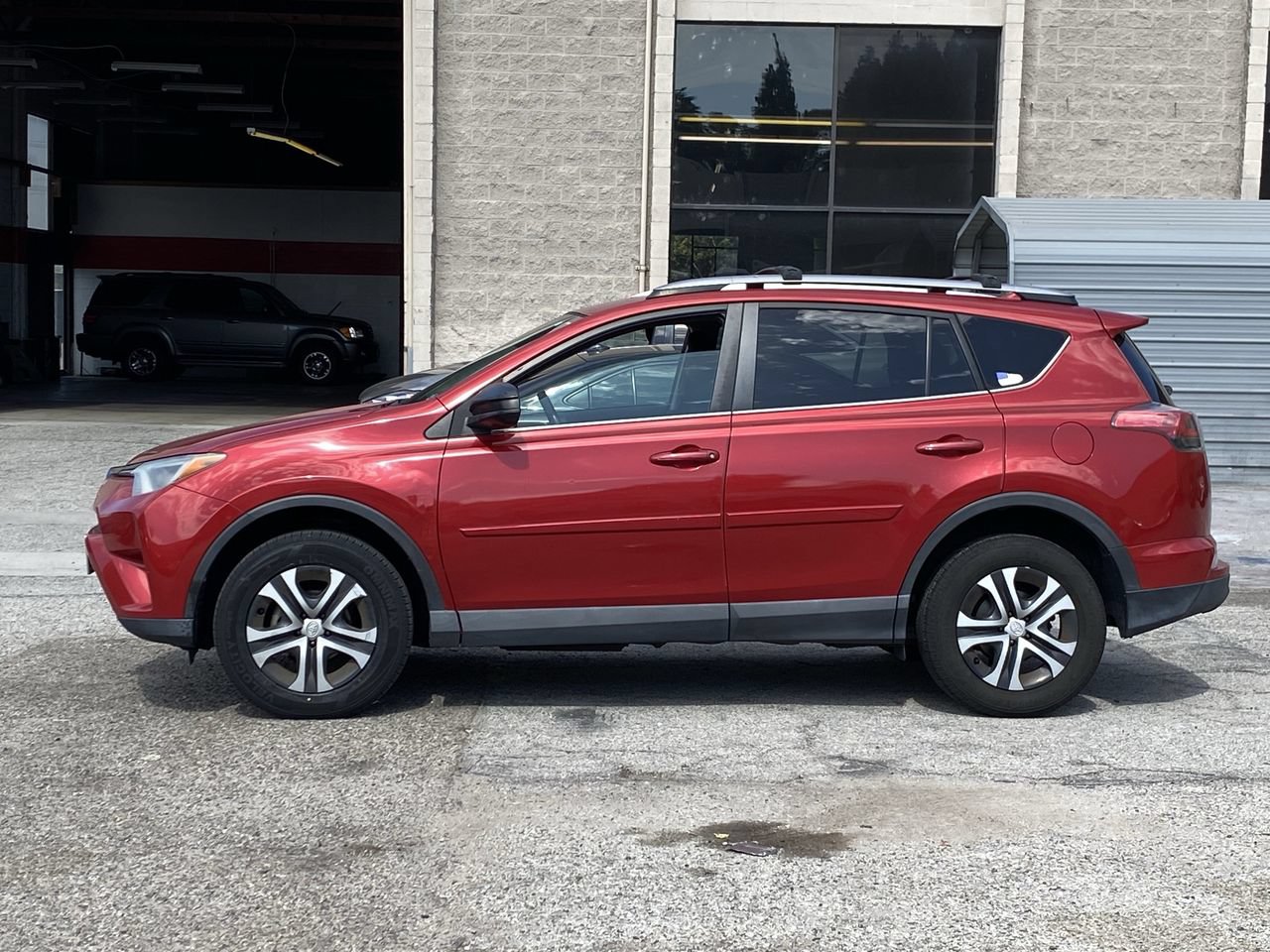 Used 2017 Toyota RAV4 LE w/ All Weather Liner Package AWD/4WD image 3