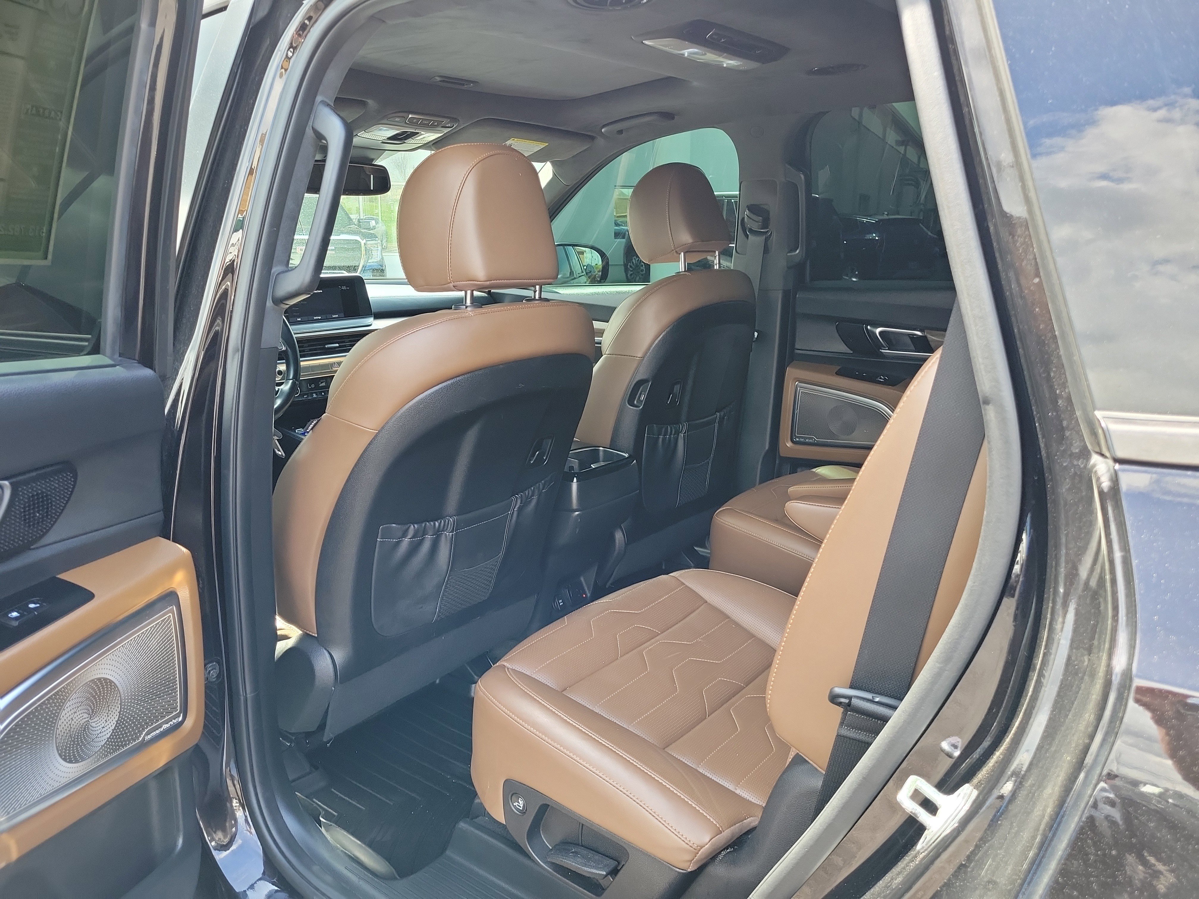 Used 2021 Kia Telluride SX w/ SX Prestige Package image 13