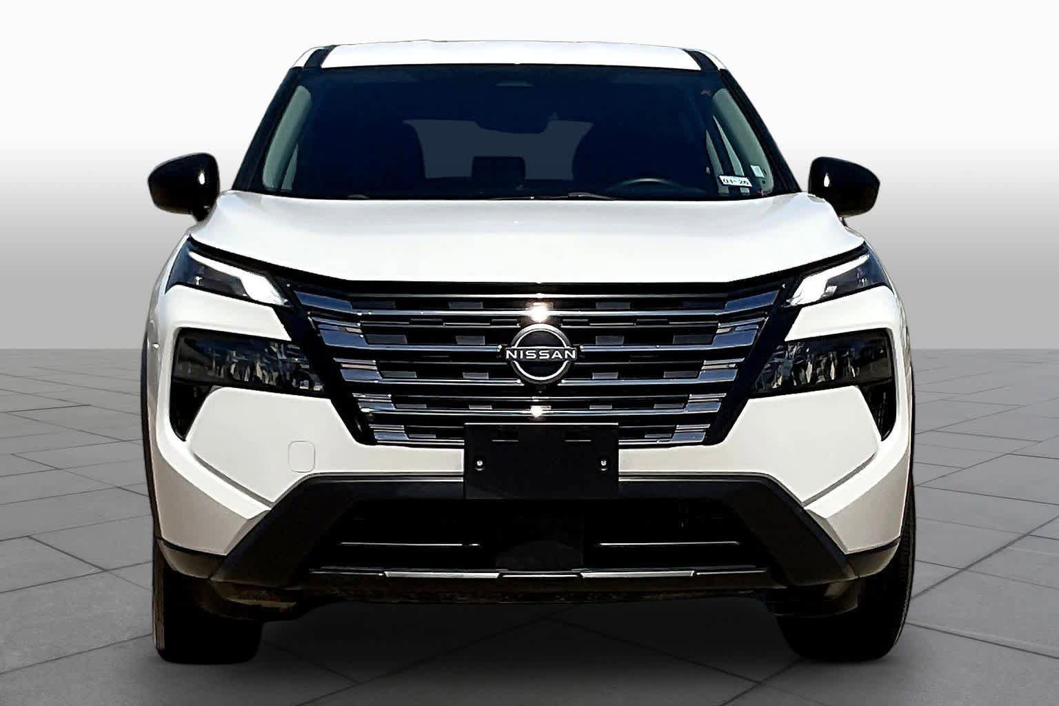 Used 2024 Nissan Rogue S FWD image 4