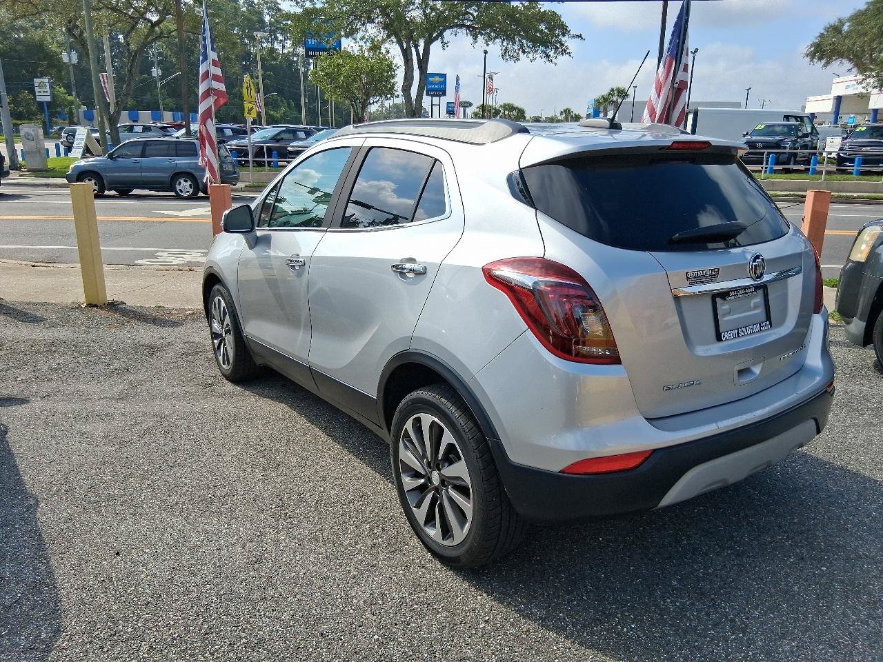 Used 2018 Buick Encore Essence FWD image 4