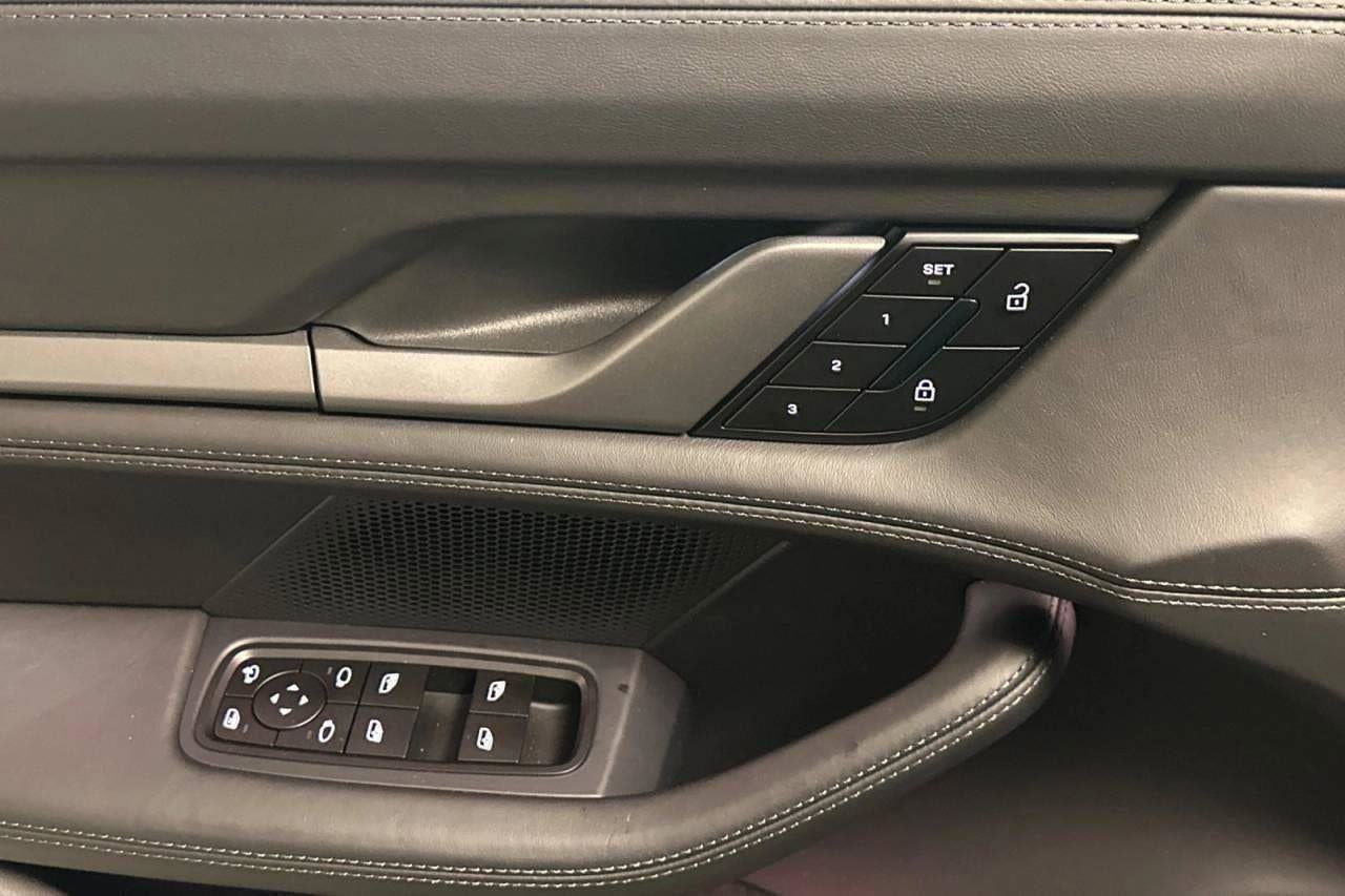 New 2025 Porsche Taycan 4S image 83