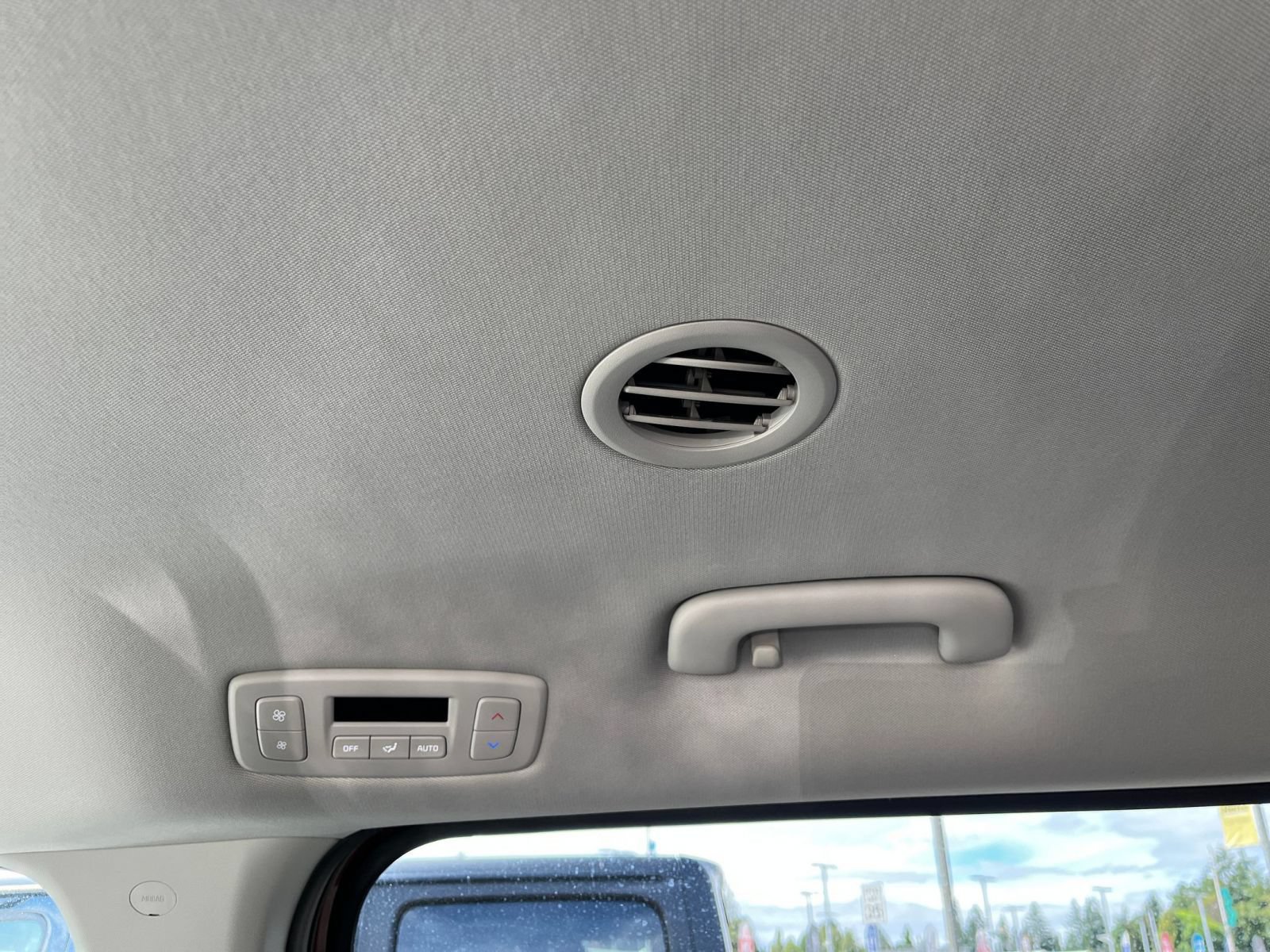 Used 2026 Kia Carnival FWD image 24