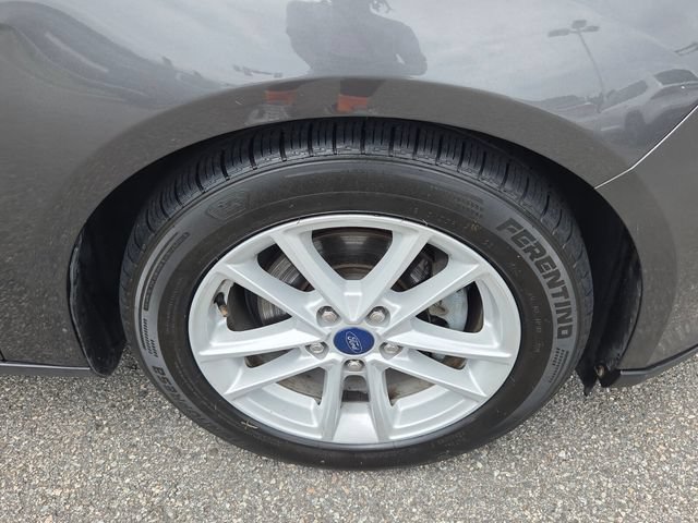 Used 2018 Ford Focus SE FWD image 15