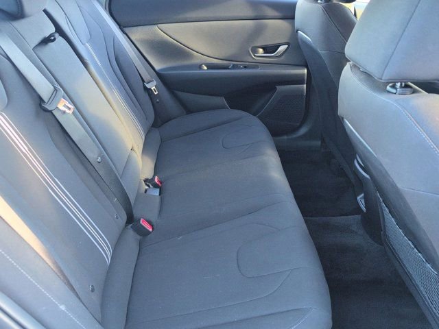 Used 2025 Hyundai Elantra SEL FWD image 29