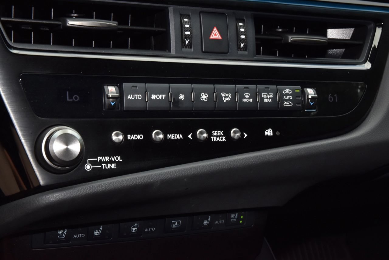 Used 2024 Lexus ES 300h F Sport w/ Accessory Package (Z1) FWD image 29
