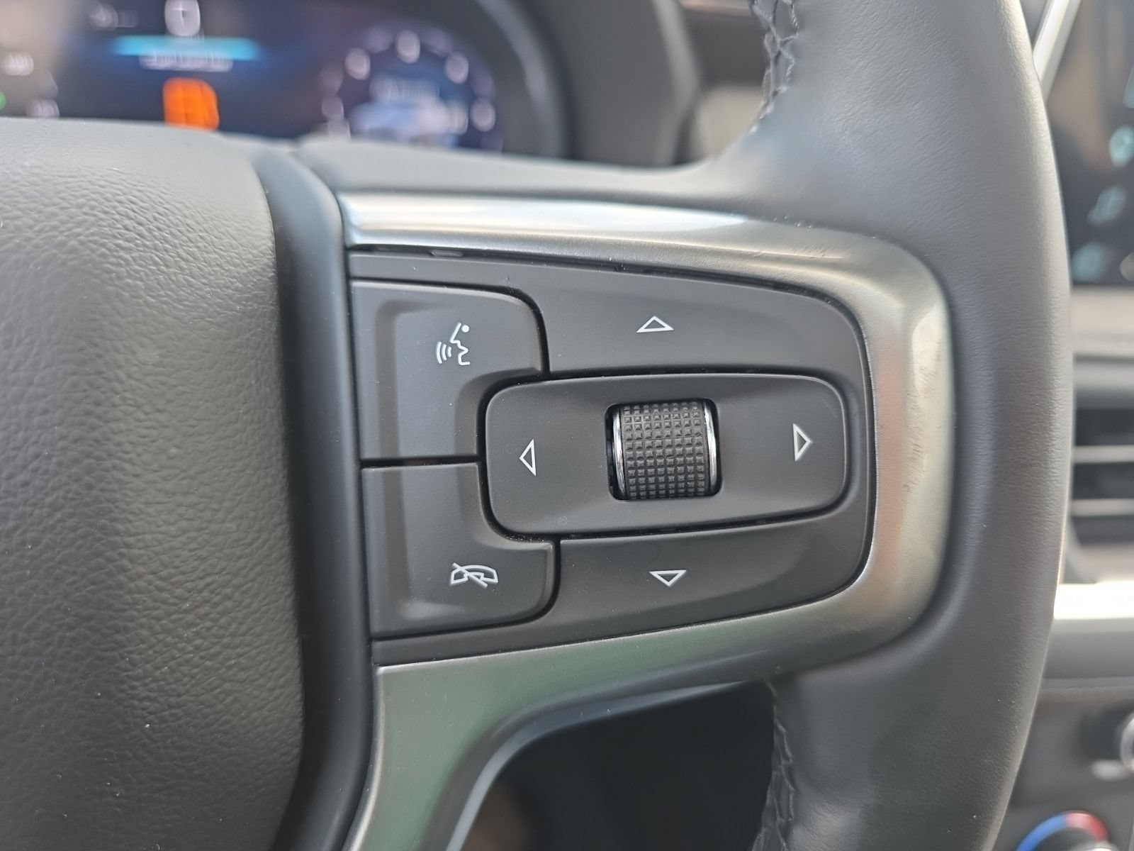 Used 2024 Chevrolet Tahoe Z71 w/ Luxury Package AWD/4WD image 22