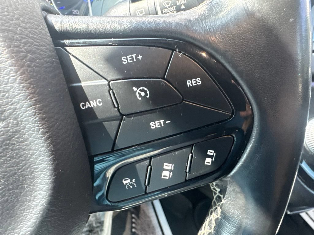 Used 2019 Chrysler Pacifica Touring-L Plus w/ Advanced Safetytec Group FWD image 16