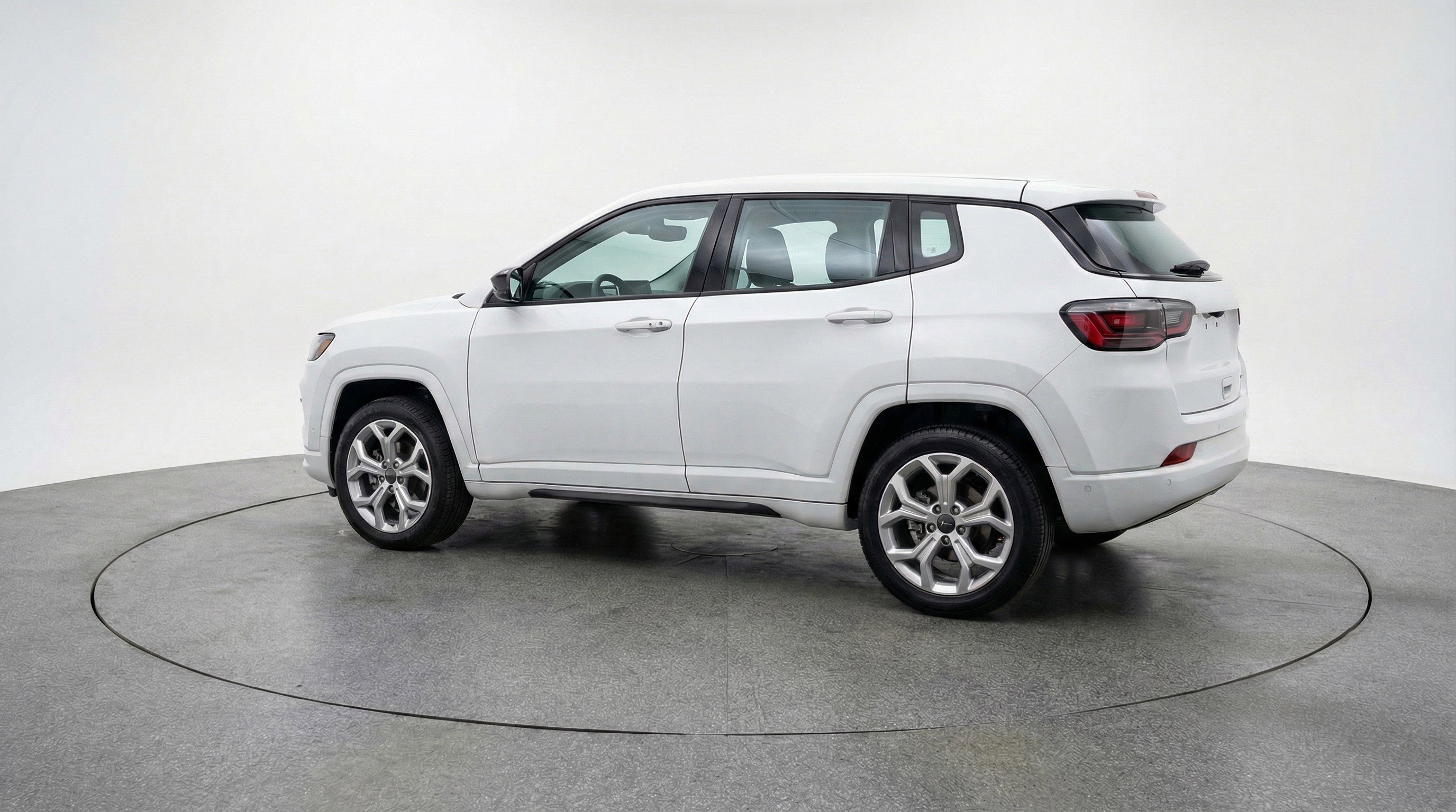 Used 2025 Jeep Compass Latitude image 6
