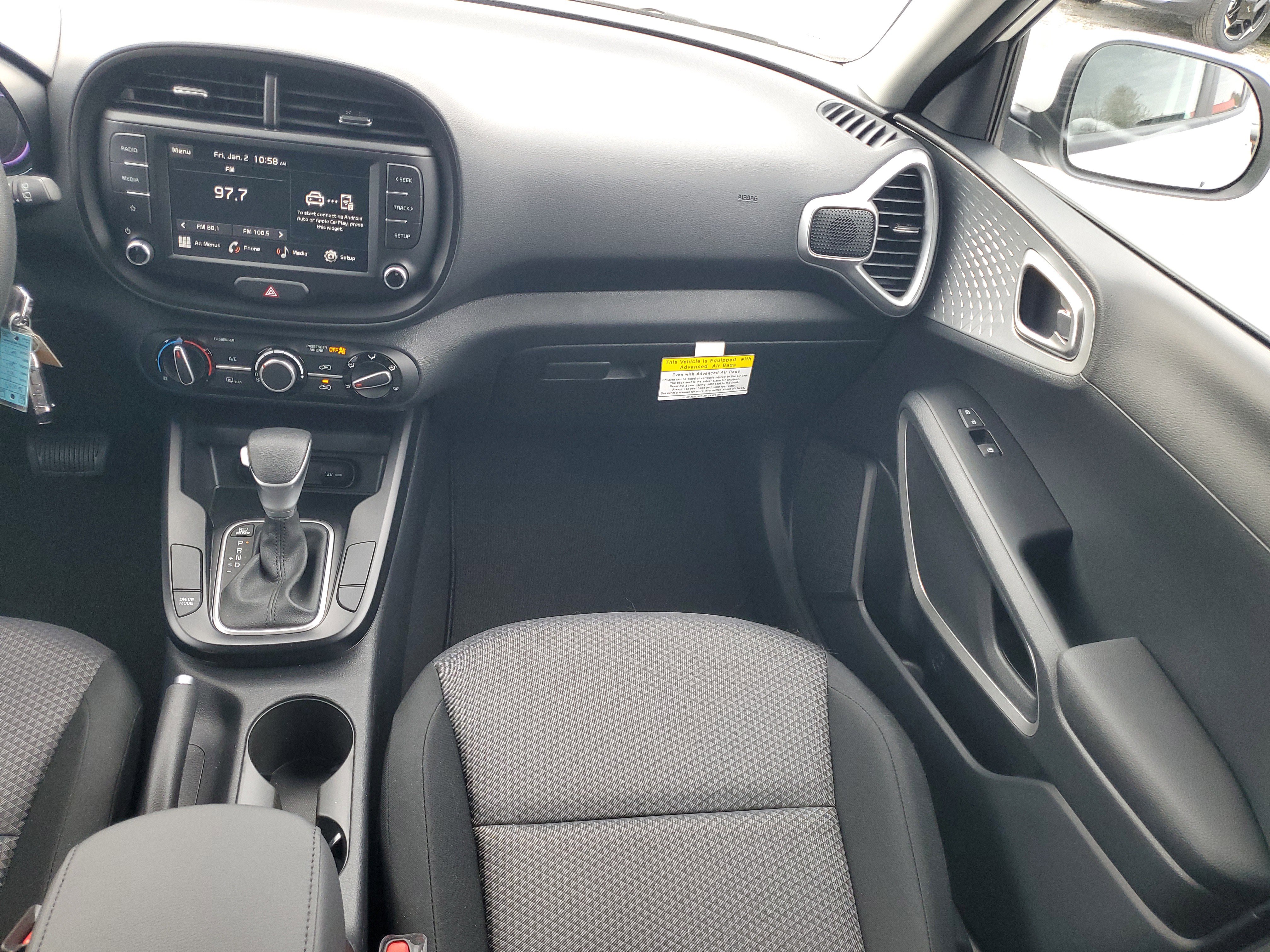 Used 2025 Kia Soul LX image 31