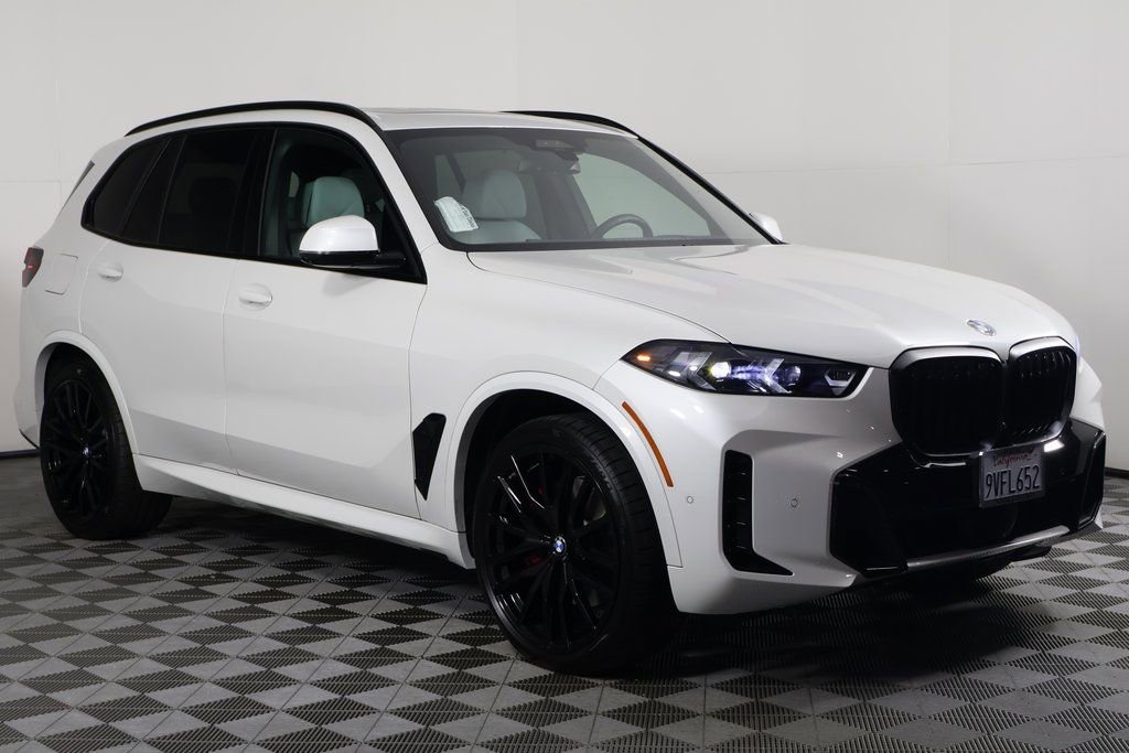 Used 2026 BMW X5 xDrive40i w/ M Sport Package image 3