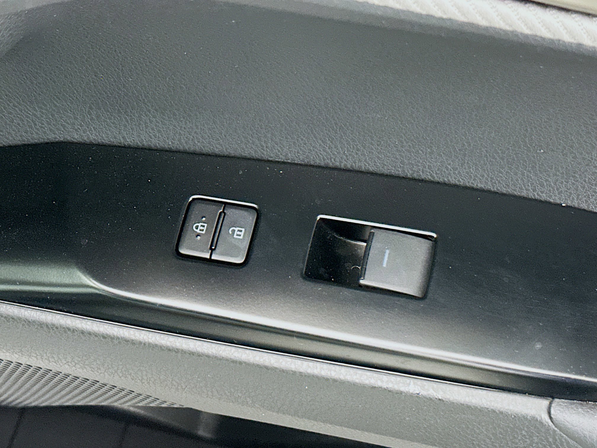 Used 2025 Toyota Camry SE w/ Multimedia Upgrade Package FWD image 29