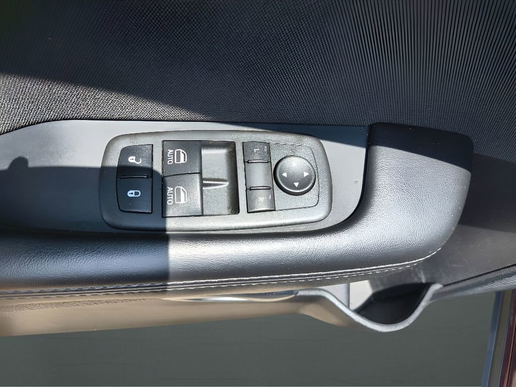 Used 2022 Dodge Challenger SXT w/ Blacktop Package image 9