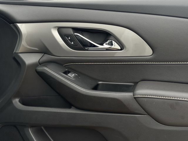 Used 2023 Chevrolet Traverse LT FWD image 27