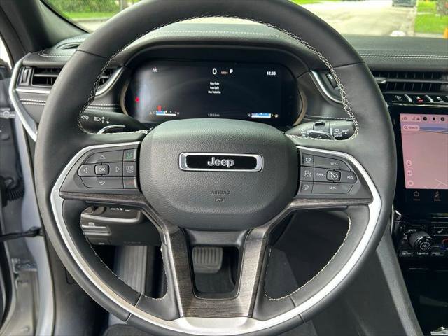 Certified 2024 Jeep Grand Cherokee Limited w/ Black Appearance Package image 20