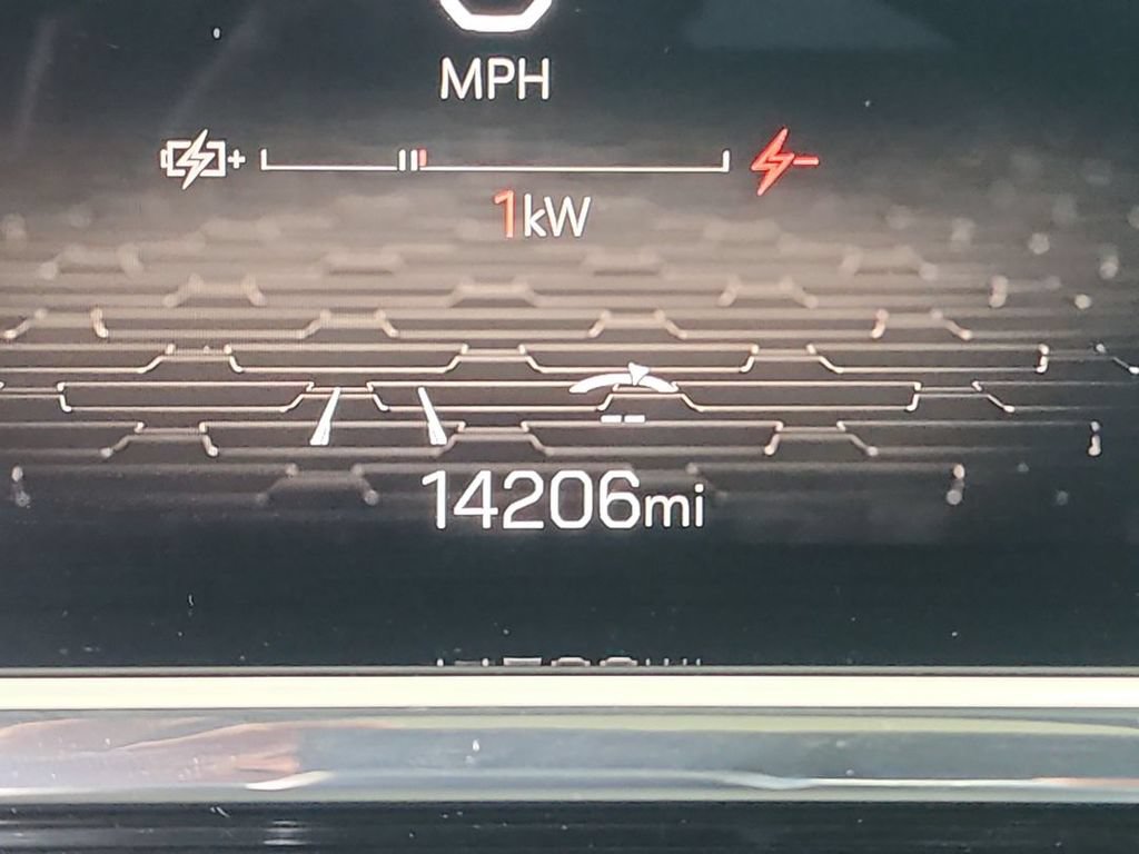 Certified 2025 GMC Sierra EV Denali AWD/4WD image 12