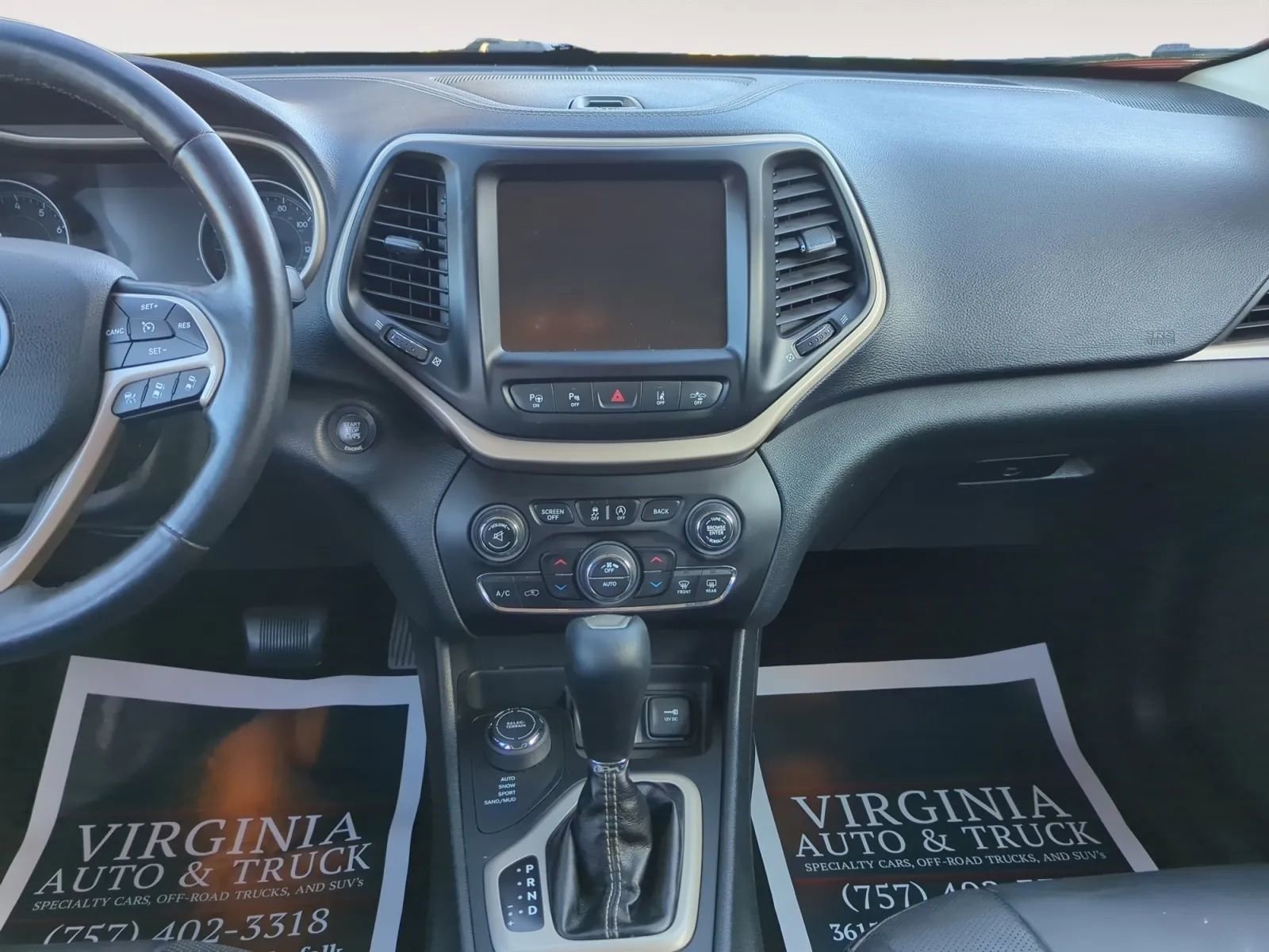 Used 2015 Jeep Cherokee Limited w/ Luxury Group image 11