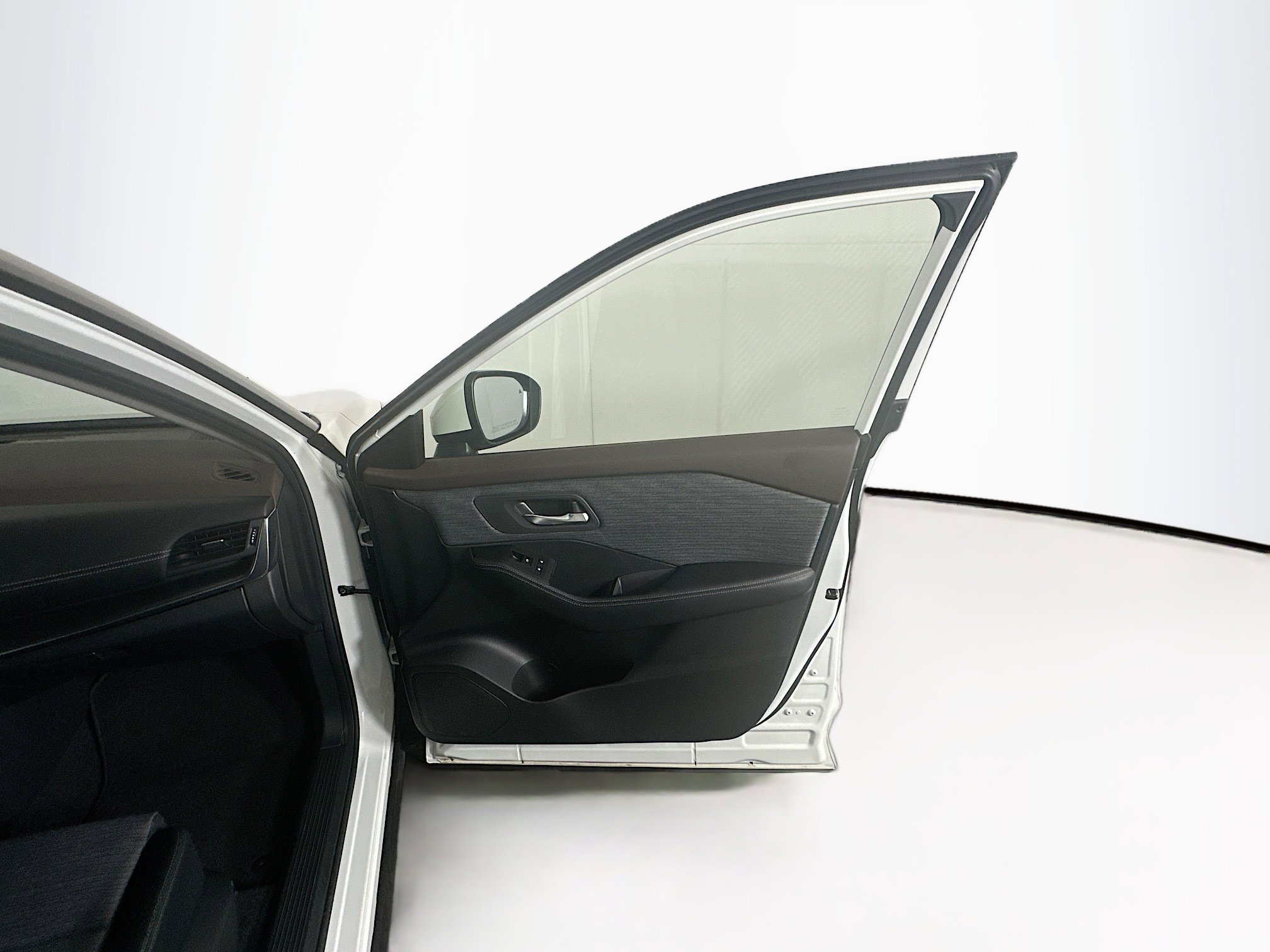 Used 2023 Nissan Rogue SV FWD image 30