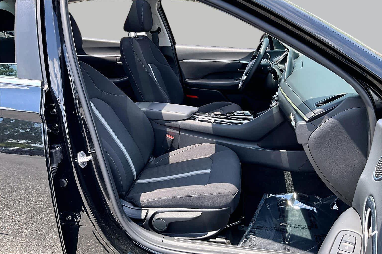 Used 2023 Hyundai Sonata SEL w/ Convenience Package FWD image 9