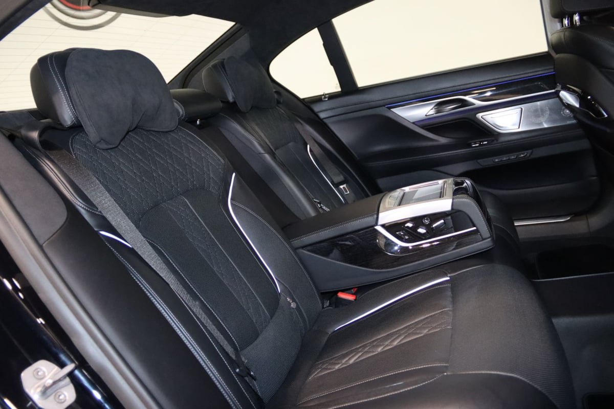Used 2019 BMW 750i RWD image 77