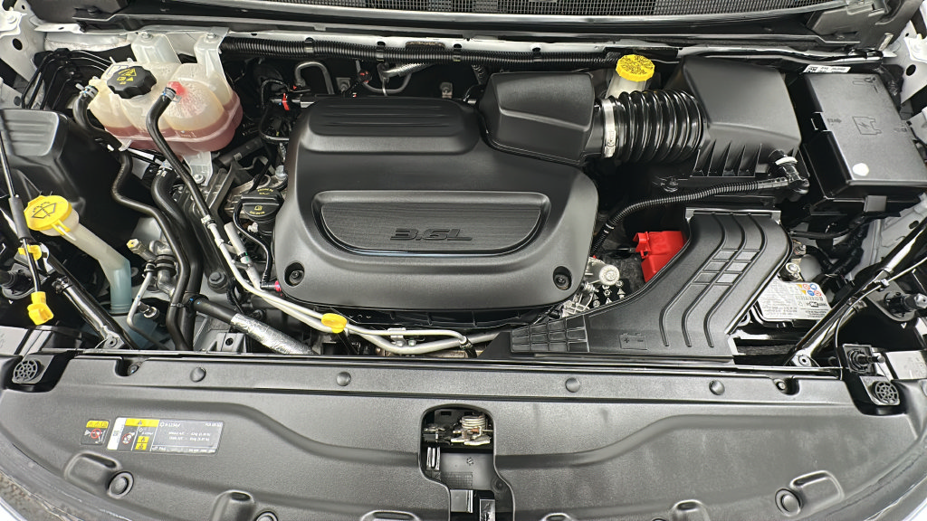 Used 2023 Chrysler Voyager LX FWD image 20