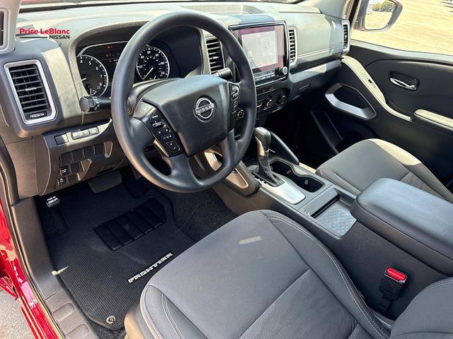 Certified 2024 Nissan Frontier SV w/ Tow Package RWD image 17