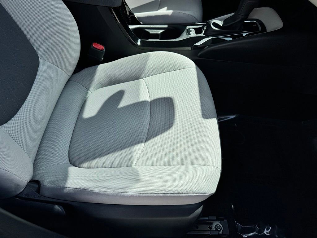 Used 2022 Toyota Corolla LE w/ LE Convenience Package FWD image 27