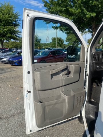 Used 2020 Chevrolet Express 3500 LT w/ LT Preferred Equipment Group RWD image 13