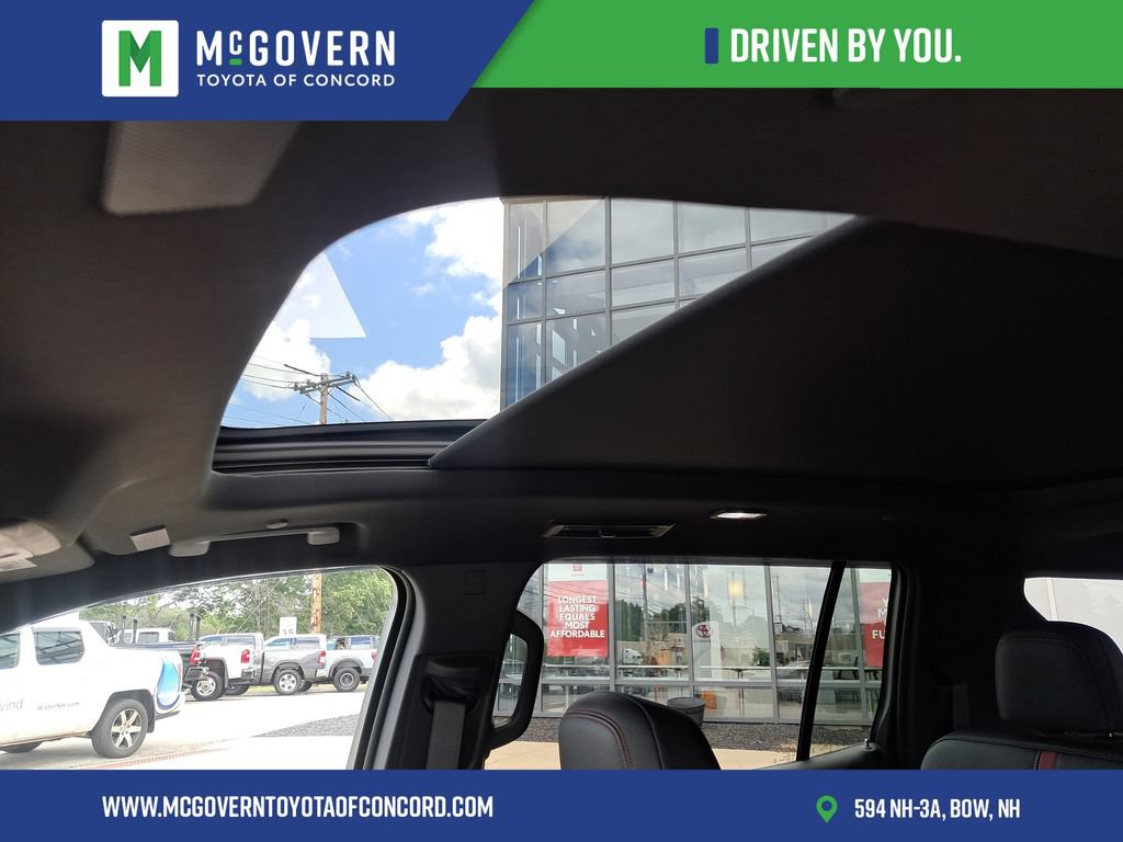 Used 2024 Chevrolet Traverse RS AWD/4WD image 17