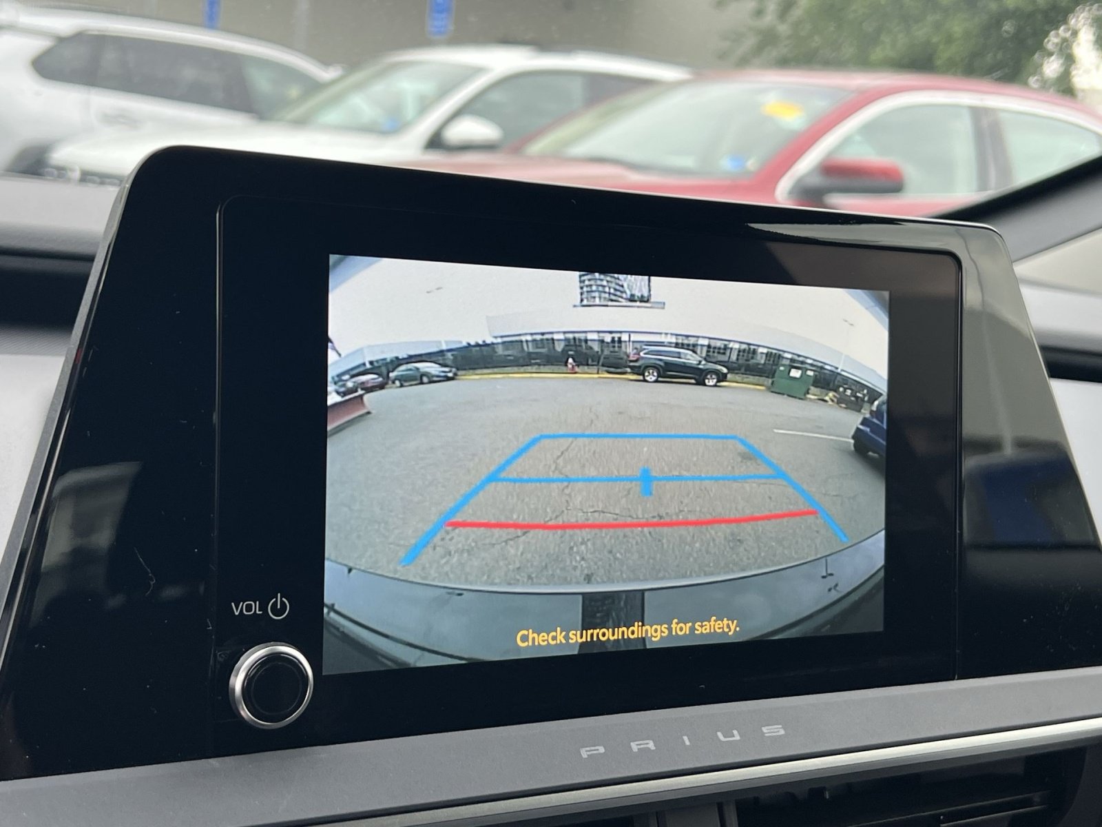 Used 2025 Toyota Prius LE AWD/4WD image 19