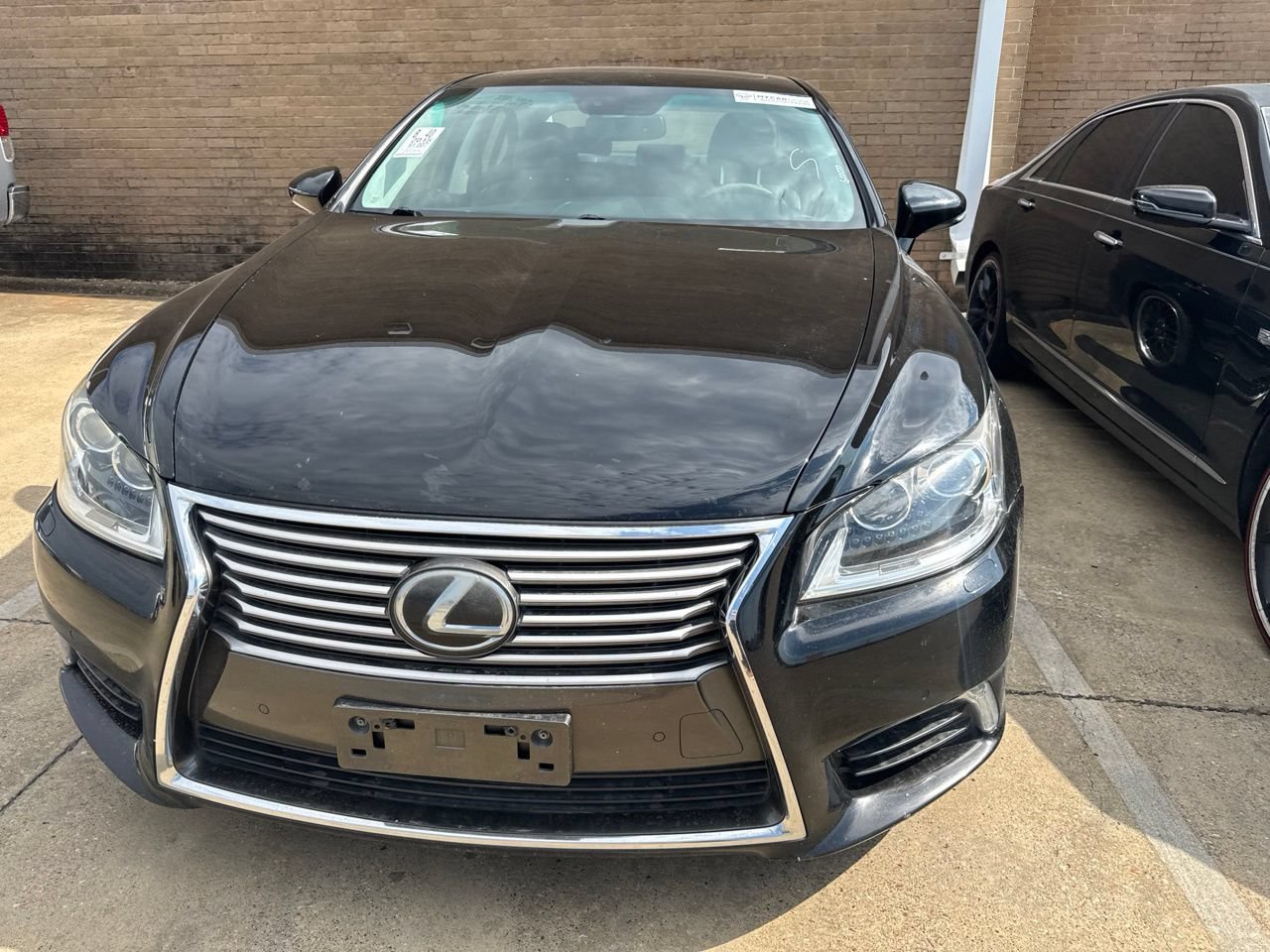 Used 2015 Lexus LS 460 AWD w/ Comfort Package image 2