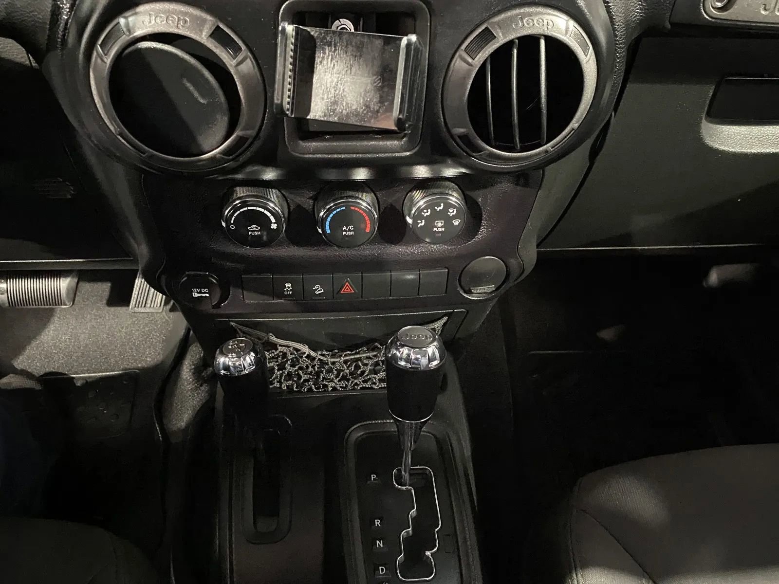 Used 2015 Jeep Wrangler Unlimited Sport w/ Connectivity Group image 15