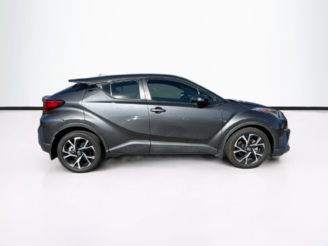 Used 2018 Toyota C-HR XLE FWD image 10