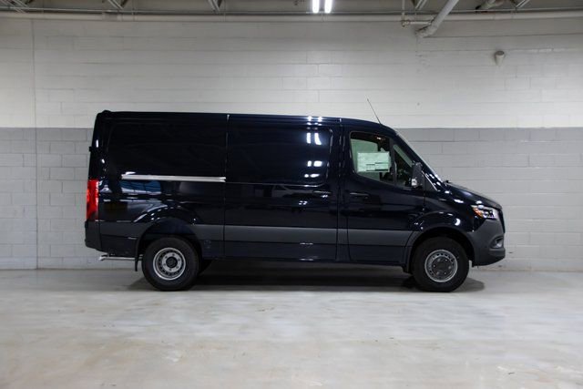Used 2024 Mercedes-Benz Sprinter 4500 image 2