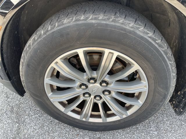Used 2018 Cadillac XT5 Luxury w/ Driver Awareness Package FWD image 10